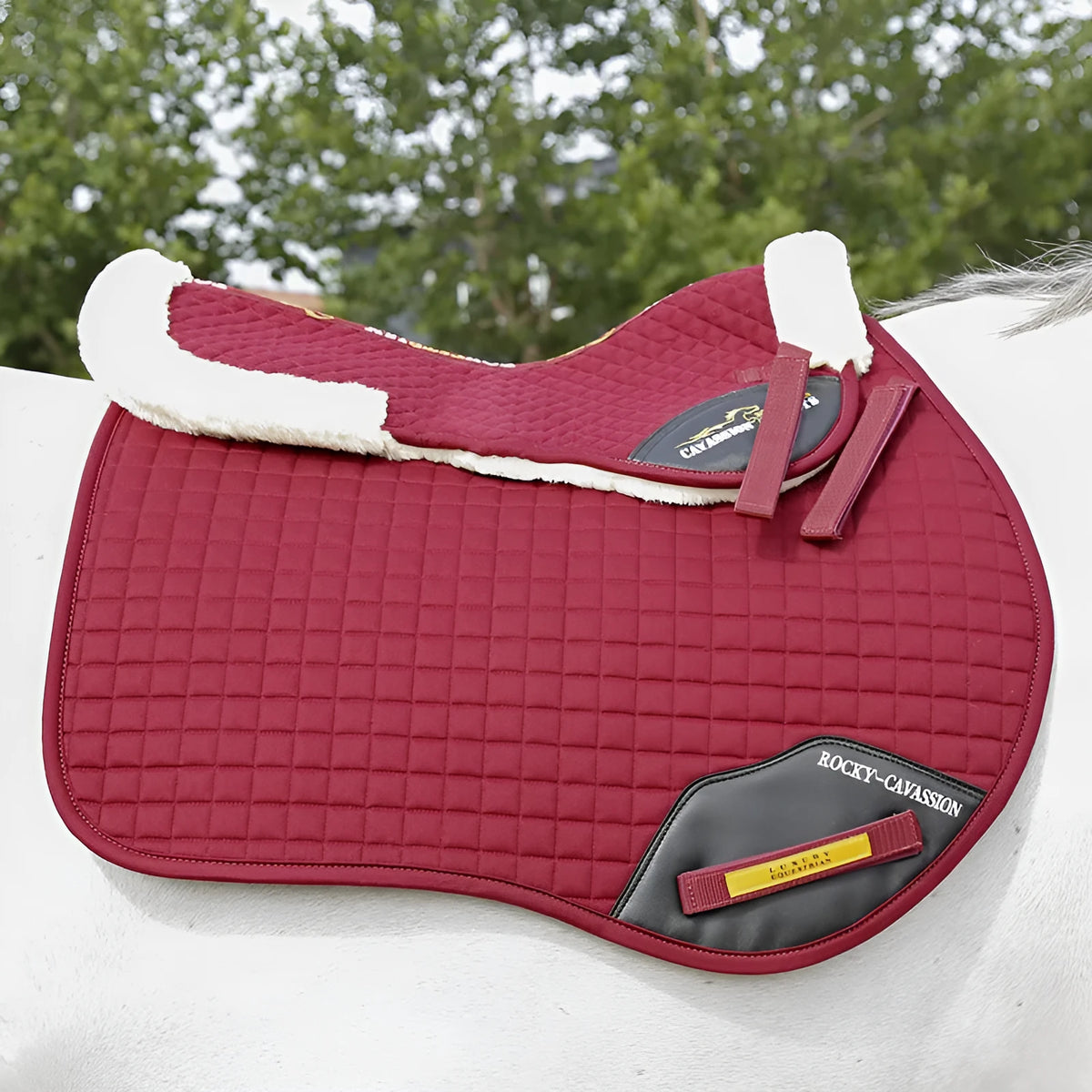 Riding saddle pad for equestrian and cycling, shown in selected colour for waist protection.