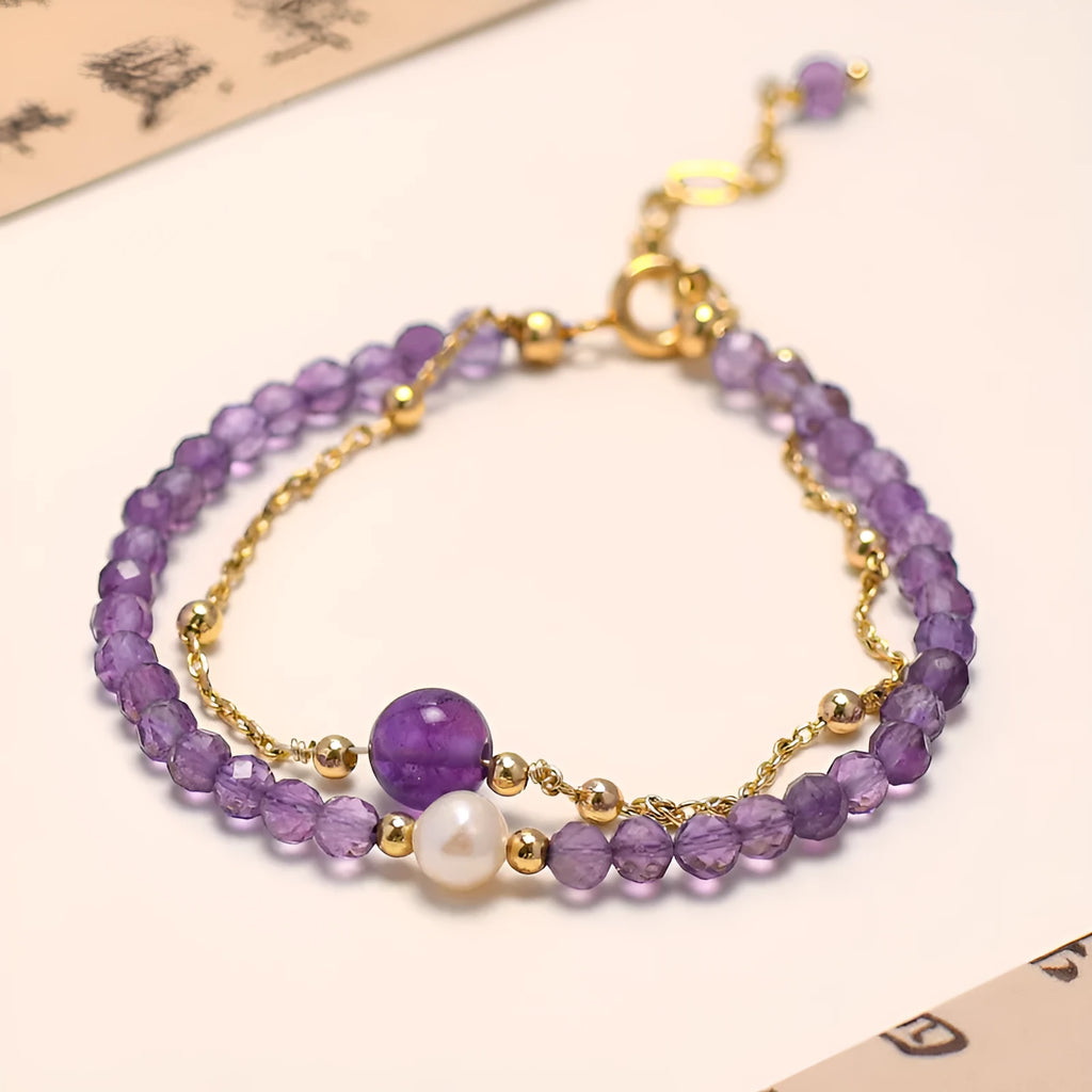 Amethyst-coloured crystal bracelet with diamond-shaped elements in Chinese style design
