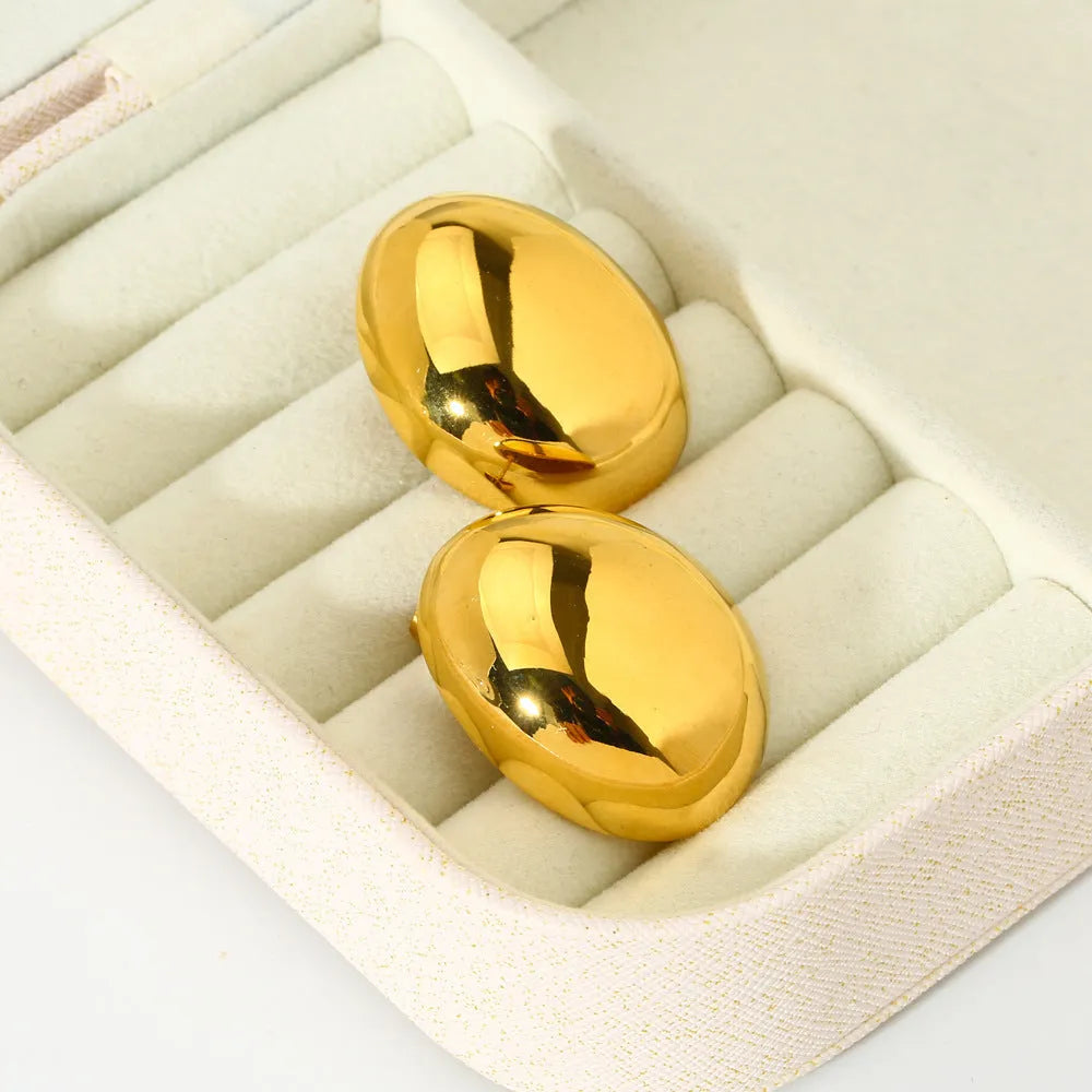 Geometric line design stainless steel ear studs with 18K gold electroplated glazed finish, colour DFE139.