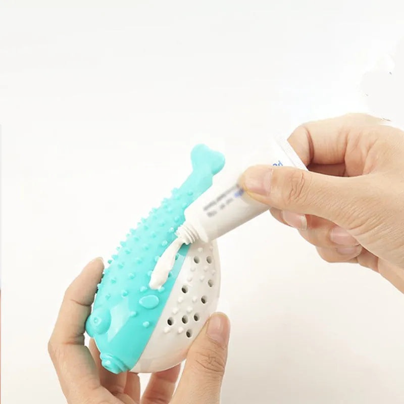 Silicone fish-shaped cat chew toy for grabbing and chewing, measures 12.2 cm