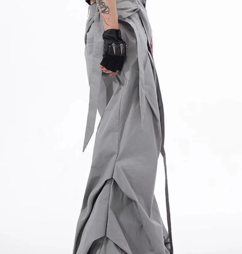 Boy wearing black wide-leg trousers in a refined Korean style, showcasing a casual and trendy look.