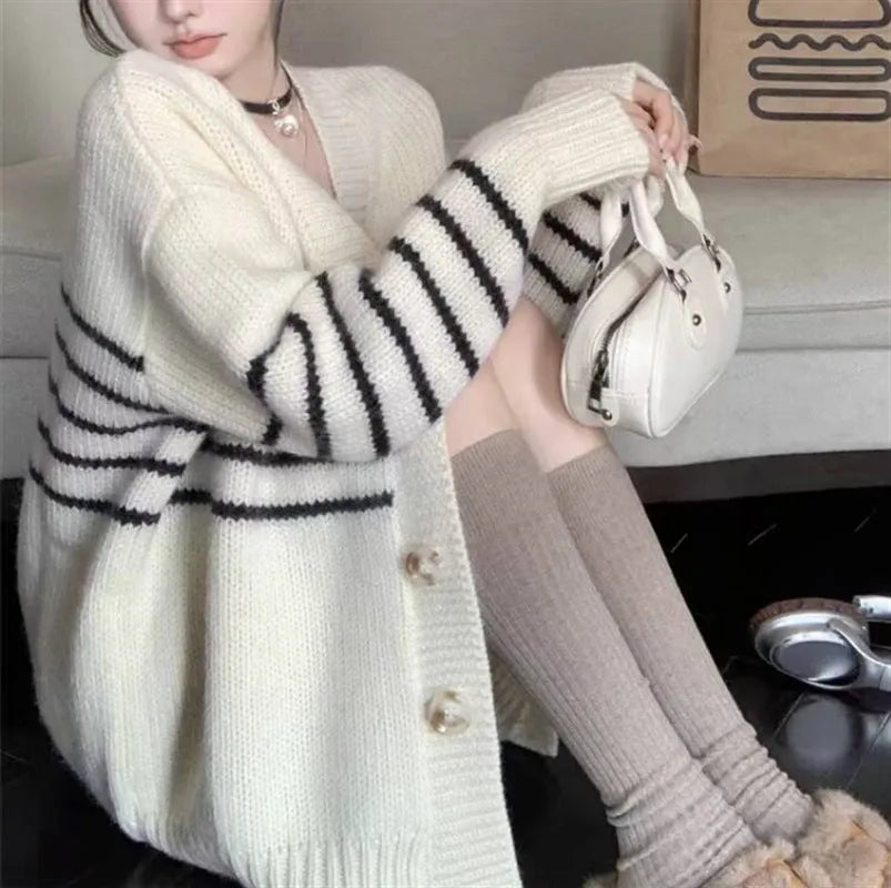 Collar button cardigan with 3D pattern in autumn colours, Japanese Korean casual style
