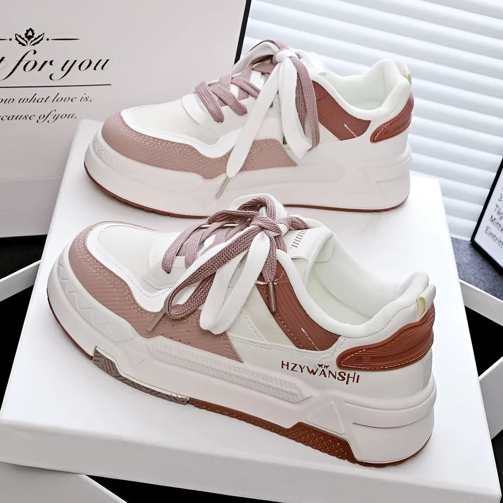Children's lace-up shoes with cross straps and thick rubber soles in beige colour
