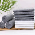 Pack of thick deodorant pet urinal pads for dogs and cats in various sizes.