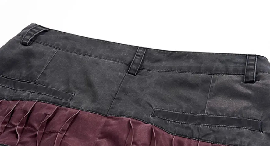 Boy wearing black wide-leg trousers in a refined Korean style, showcasing a casual and trendy look.
