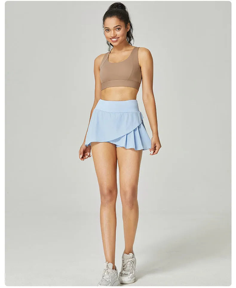 Women's solid colour quick-dry sports shorts in nylon fabric with pull-on waist