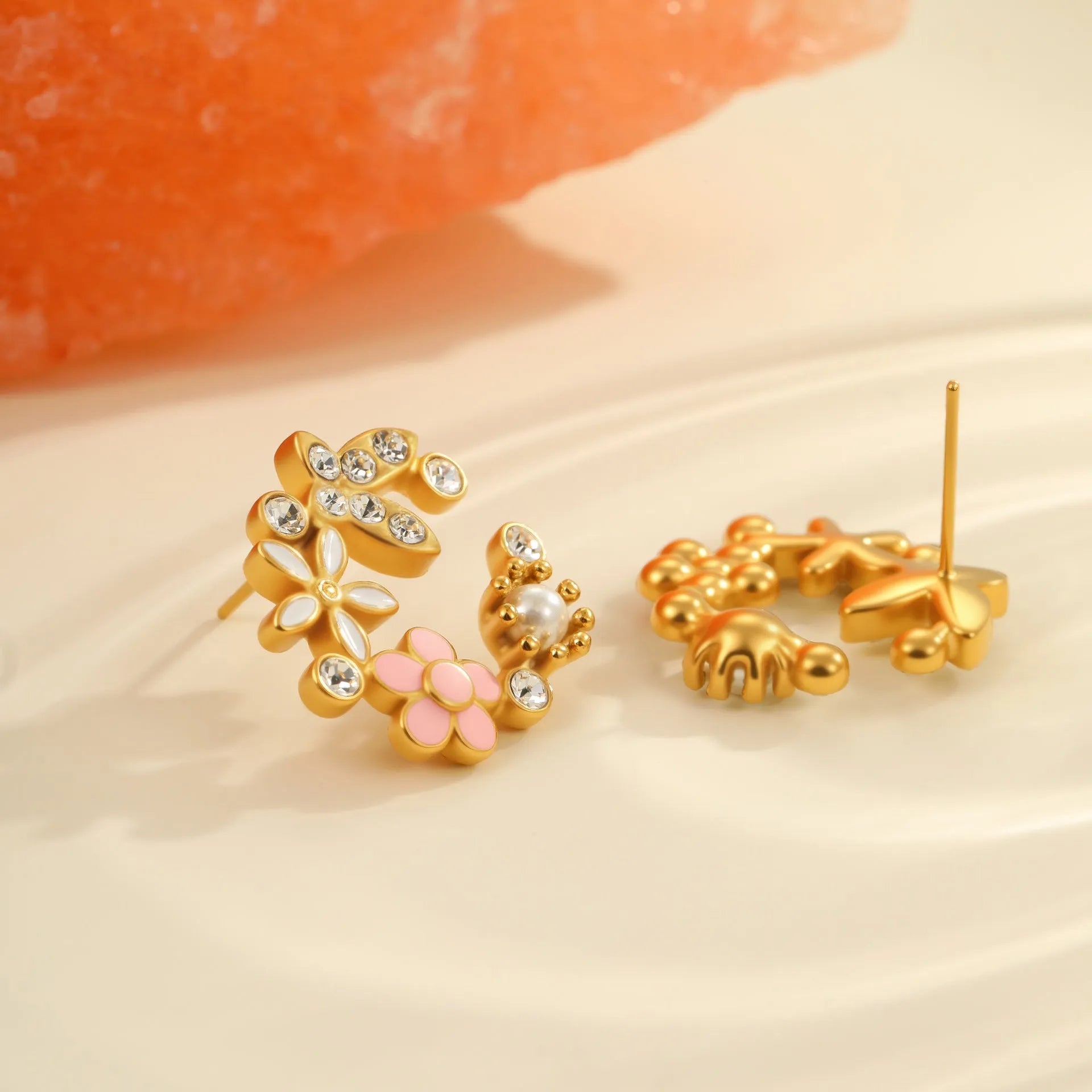 Women's stainless steel flower stud earrings with 18K gold plating and colourful diamond electroplating