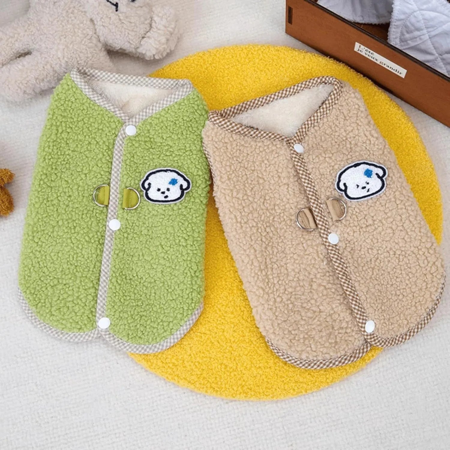 Green coral fleece dog sweatshirt vest with leash ring for small pets in autumn winter