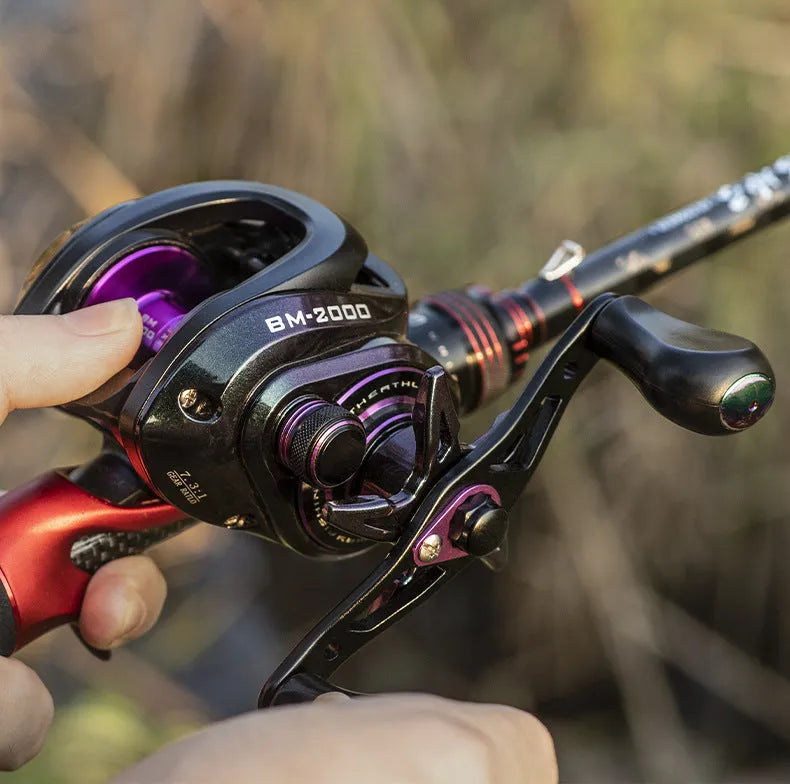 Colourful BM2000 fishing reel with water drop design and magnetic brake, shown in left and right-hand models