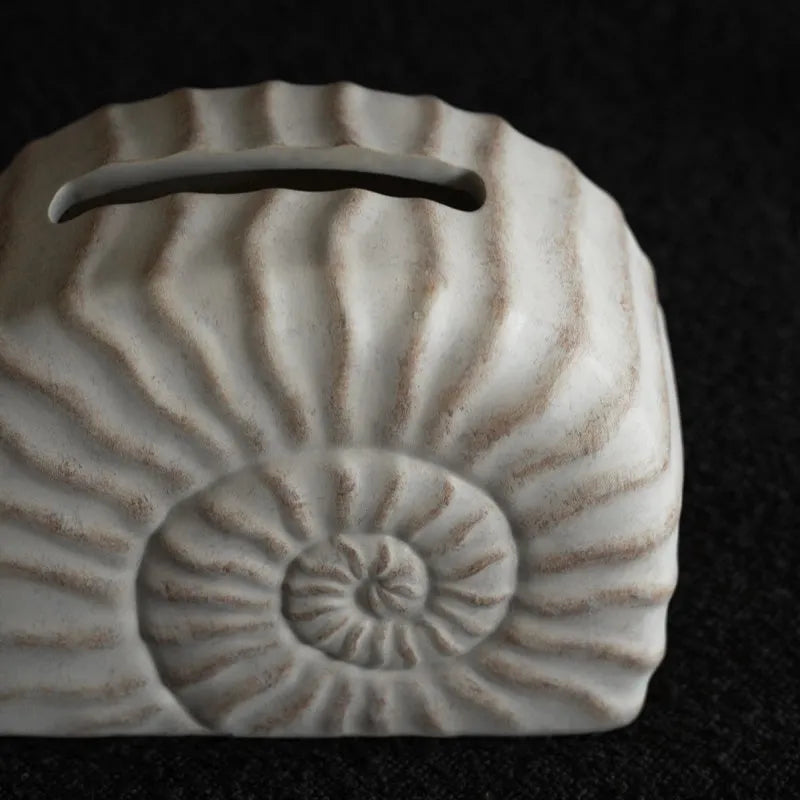 Resin conch tissue box decoration in conch ramble colour with modern simplicity design and plastic insert
