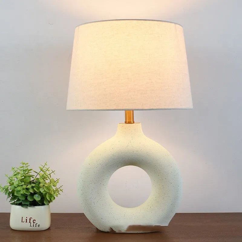 Japanese-style ceramic table lamp with Feng Pottery pot design in white finish