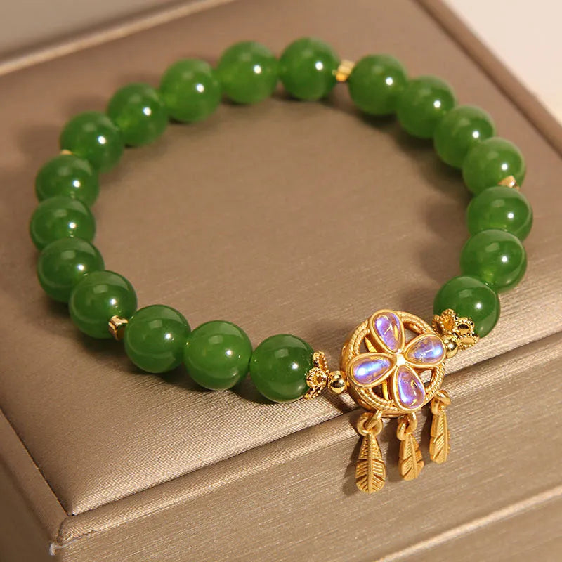 Green jasper crystal four-leaf clover dream catcher pendant on women's adjustable bracelet