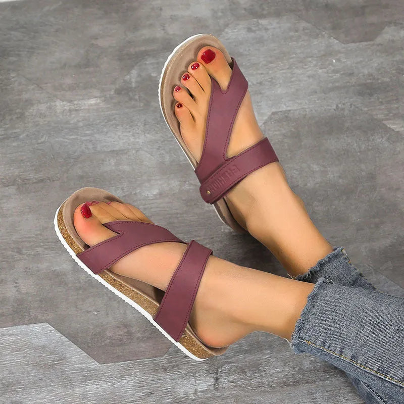 Flat toe ring thick-soled flip-flops in blue colour with foam sole
