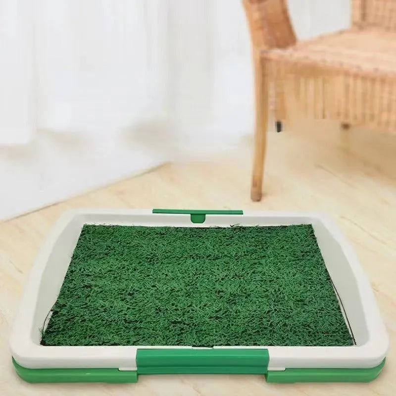 Green synthetic grass pet toilet training tray with three-layer construction