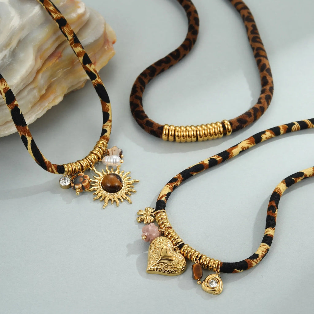 Leopard series stainless steel necklace with geometric pendant on regular chain, 41-50cm adjustable length