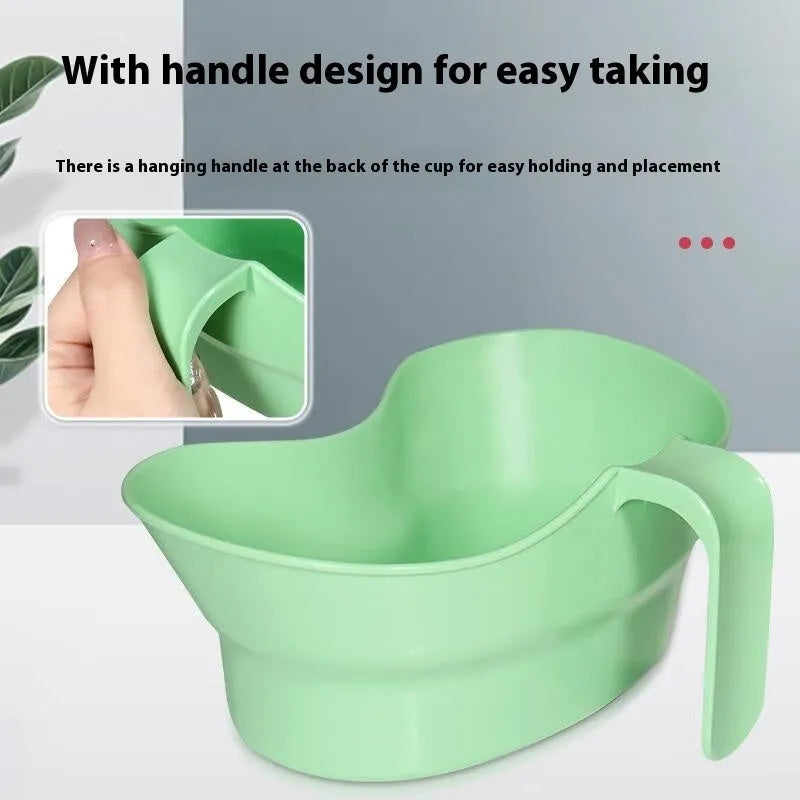 Green plastic gargle cup for bedridden patient nursing care