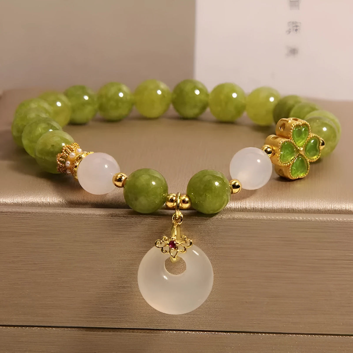 Women's green tourmaline four-leaf clover safety buckle bracelet in New Chinese style