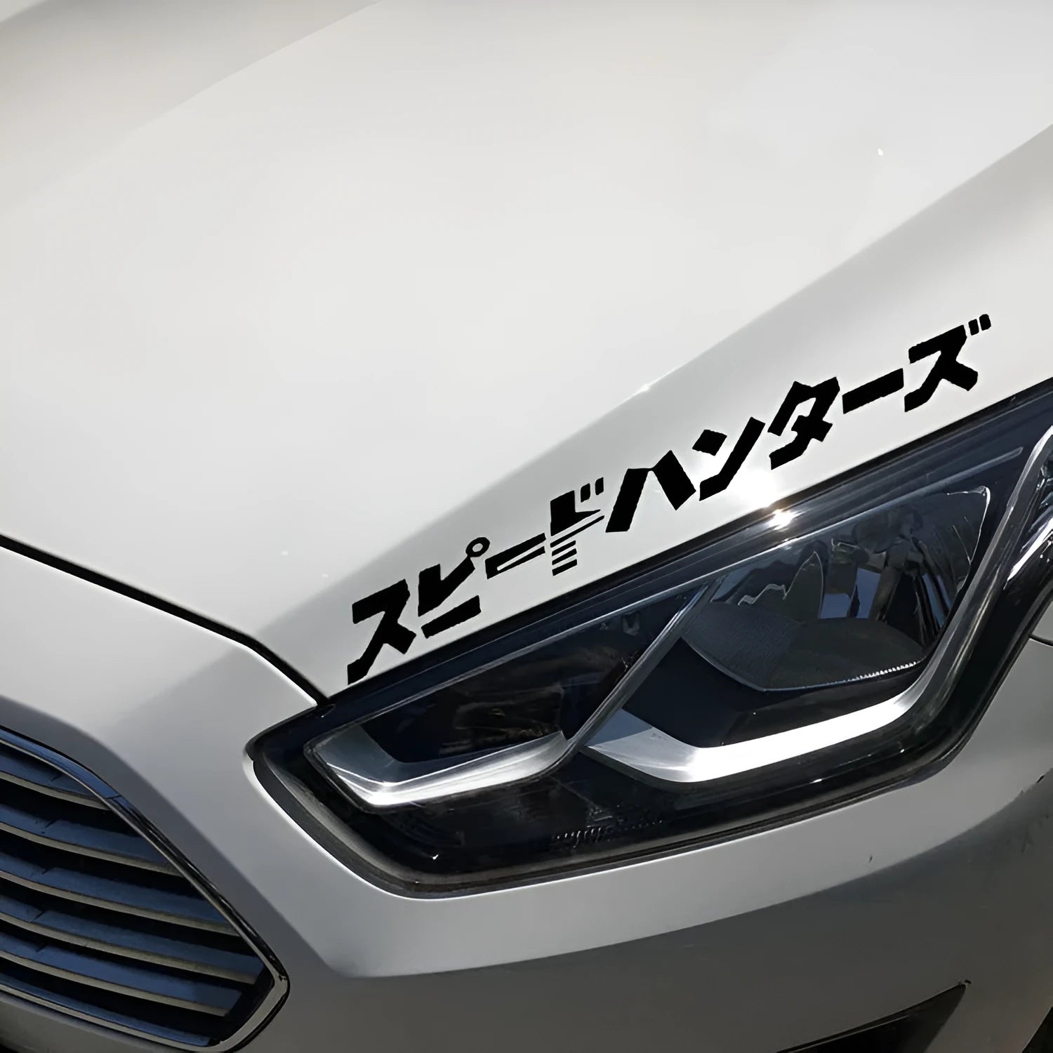 Black and white 35x35cm Japanese car sticker with reflective finish for vehicle decoration