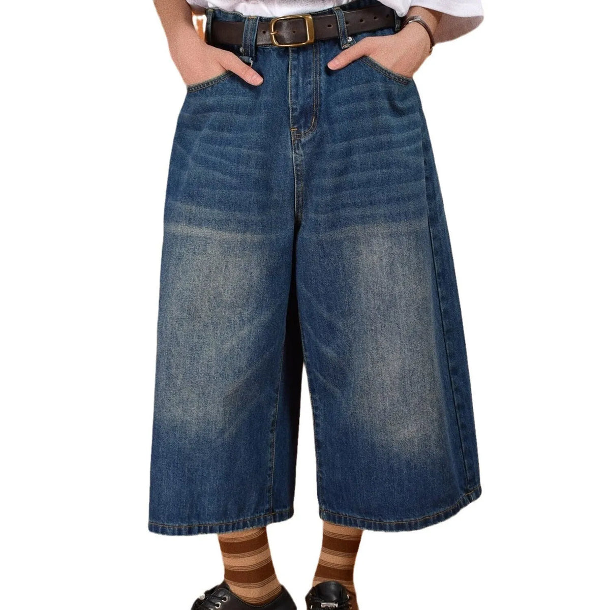 Men's loose straight-leg jeans shorts in blue trueran denim with micro elasticity