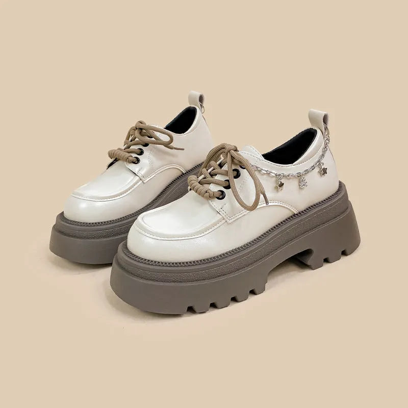 White British style platform leather shoes with chunky heel and front lace-up design