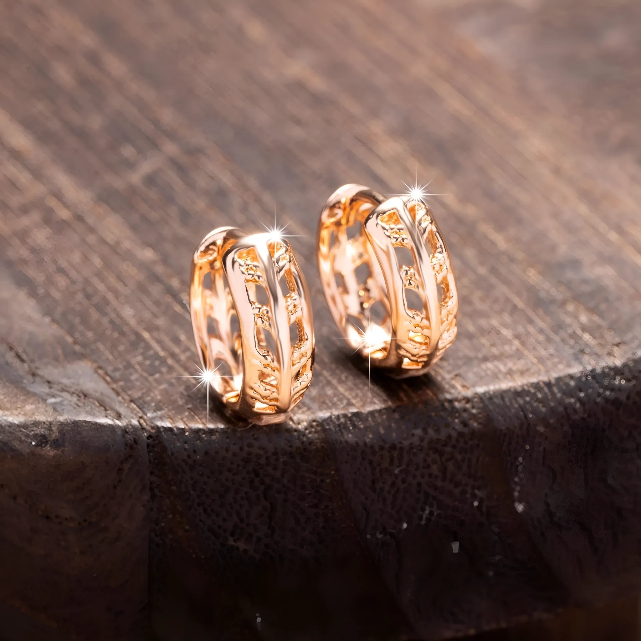 Copper hollowed-out earrings with heart and leaf shapes in rose gold finish