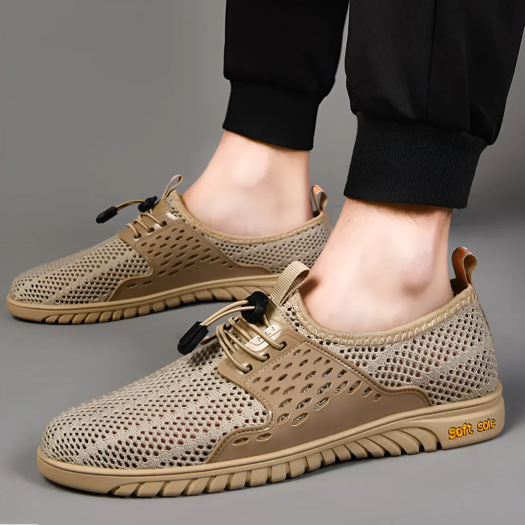 Men's breathable casual shoes in black with mesh upper and elastic band fastening