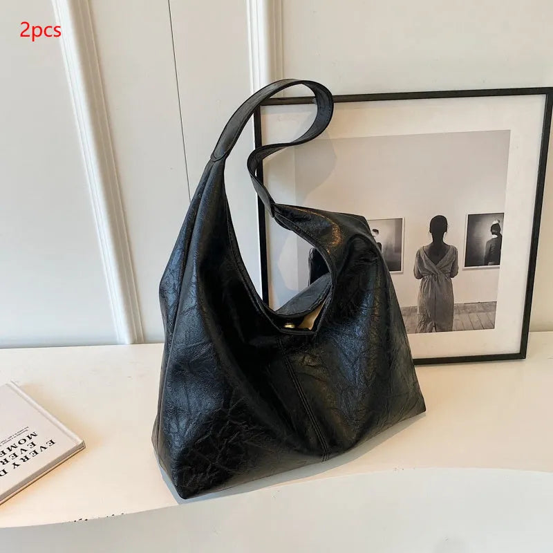 Soft leather large capacity shoulder bag with sandwich pockets in street trend style