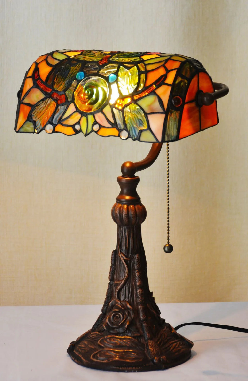 10-inch Tiffany table lamp with coloured stained glass shade on resin base for study room decoration