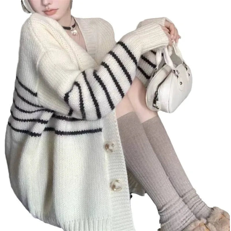 Collar button cardigan with 3D pattern in autumn colours, Japanese Korean casual style