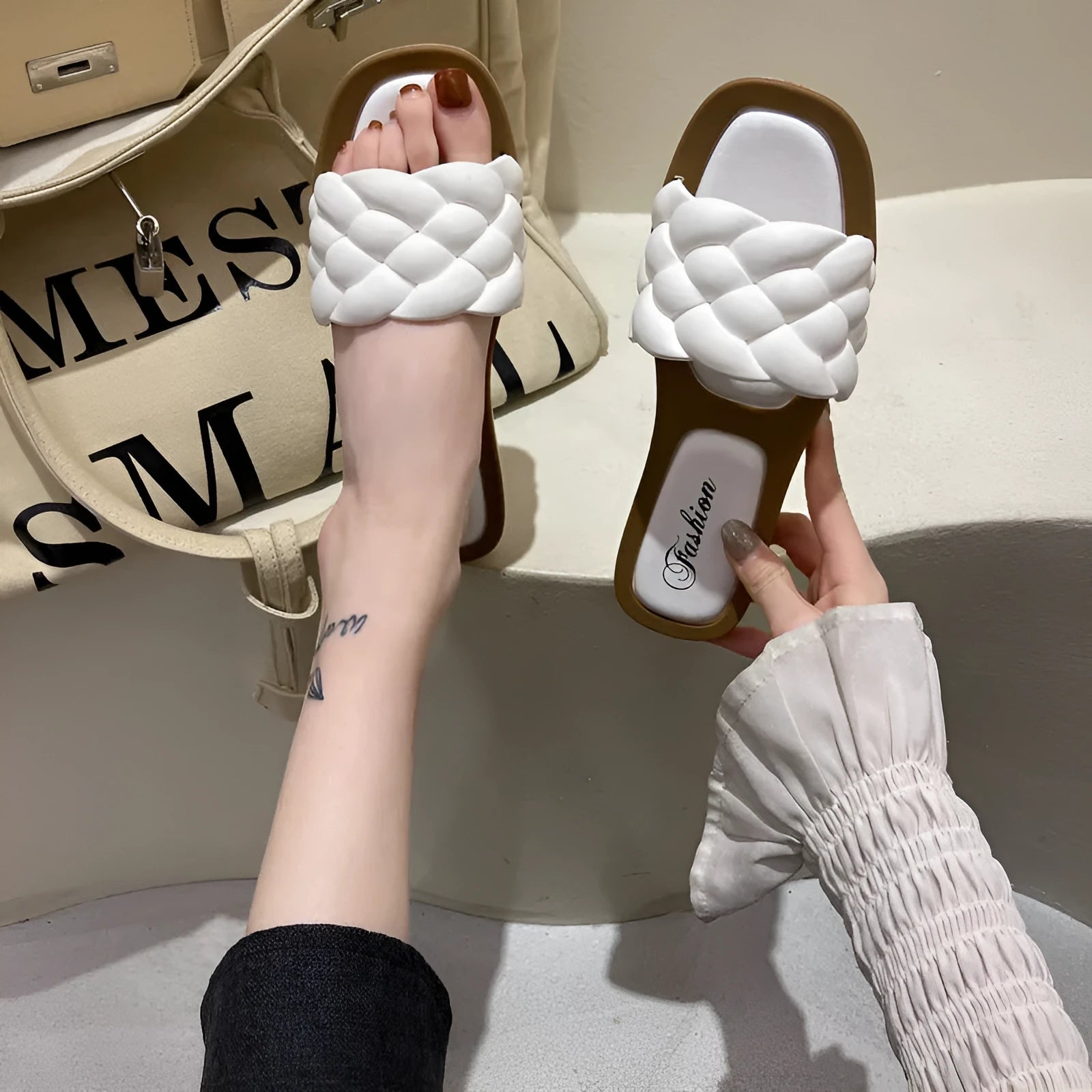 Women's plaid pattern PVC beach sandals with thick non-slip soles in white, green, black and orange colours
