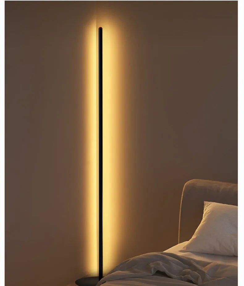 Vertical aluminium floor lamp in modern simple style with height options